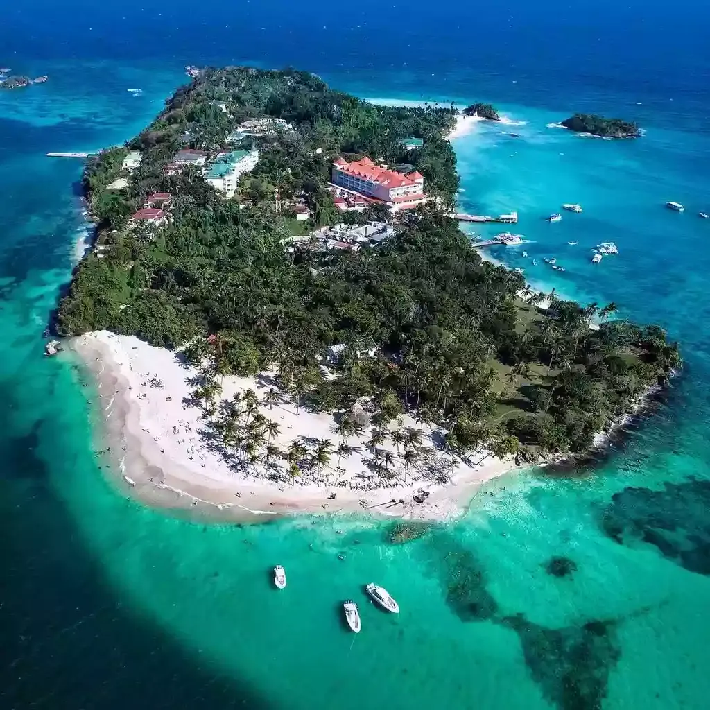Cayo Levantado: From Pirate Hideout to Modern Day Oasis