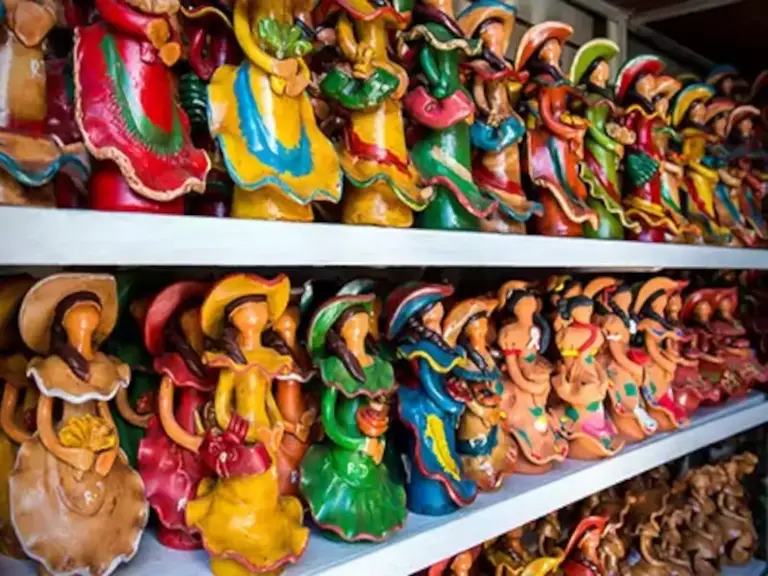 Faceless Dolls