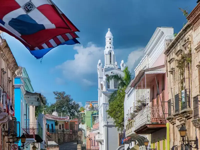 santo-domingo-calle-hostos.webp